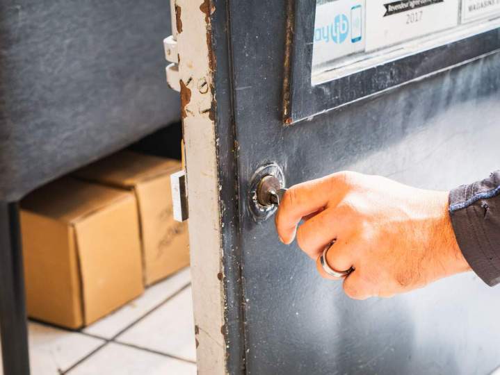 Installation de portes blindées